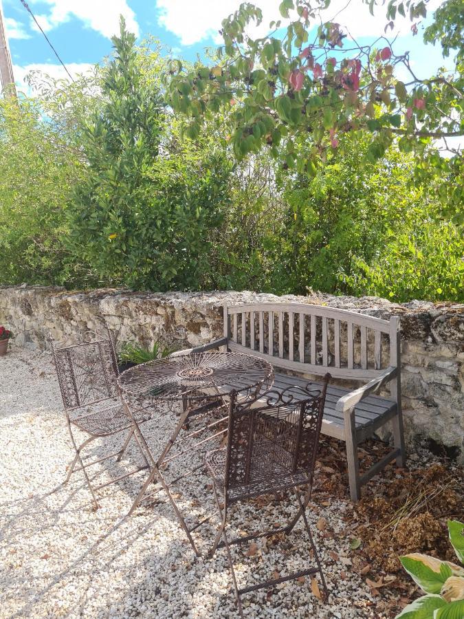 Charmant Logement A La Campagne Gazaupouy Luaran gambar