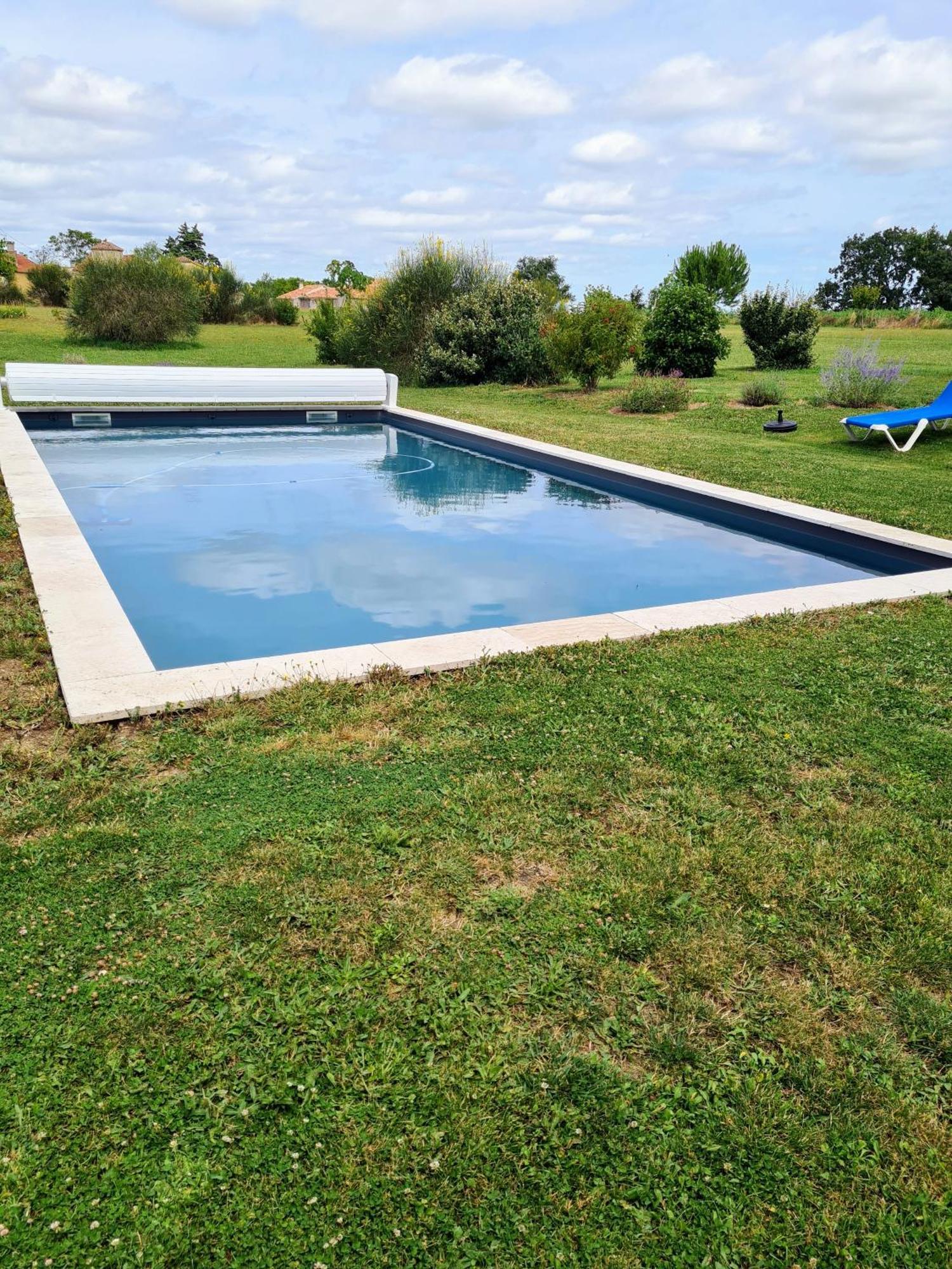 Charmant Logement A La Campagne Gazaupouy Luaran gambar